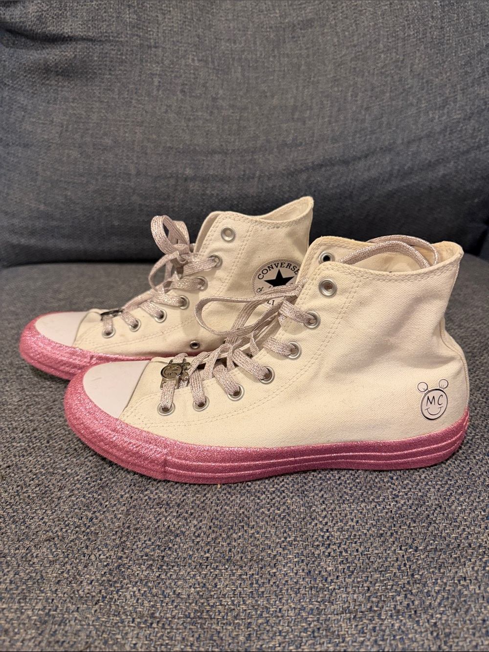 🩷 Miley Cyrus x Converse pink glitter Chuck Taylor All Stars High tops W 8 M 6 ✨